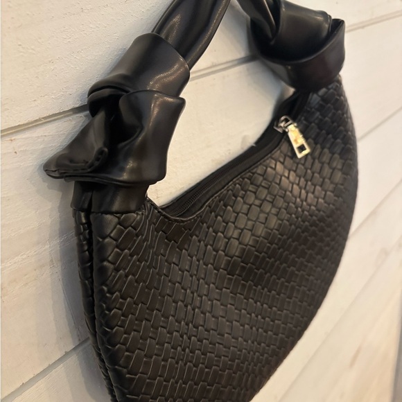Black Woven Handbag, great condition inside and out ! - Picture 8 of 8